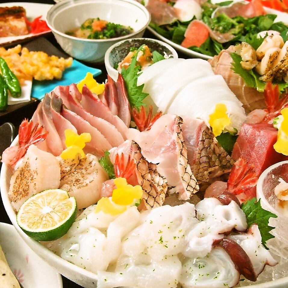 5,000 日元 2 小时无限畅饮套餐，搭配华丽的生鱼片拼盘！