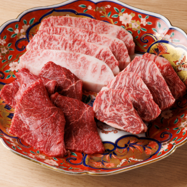 新名物【赤肉盛り(蔵ロース、蔵カルビ、蔵ハラミ)】上質なお肉がリーズナブルに♪