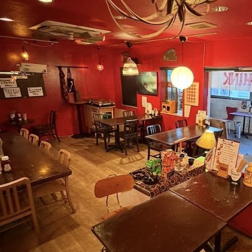 [Table seats suitable for various occasions] We have table seats that can be used for a wide range of occasions, such as dates with your partner, meals with friends, girls' nights out, moms' nights out, and drinking parties with colleagues.