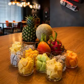 【工作日】雅乐轩酒店午餐沙拉吧，无限量供应夏季热带水果