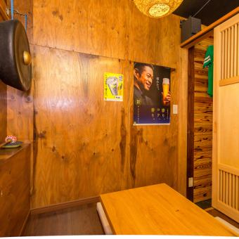 [Private room] The private room, which can be used by up to 5 people, is a seat with a dug-out type, so it is a private space where you can relax comfortably. It is a space where you can spend without worrying about the surroundings ◎