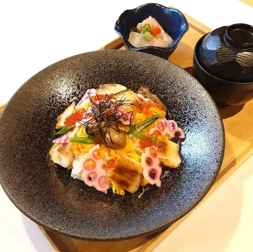 瀬戸内三彩ちらし御膳