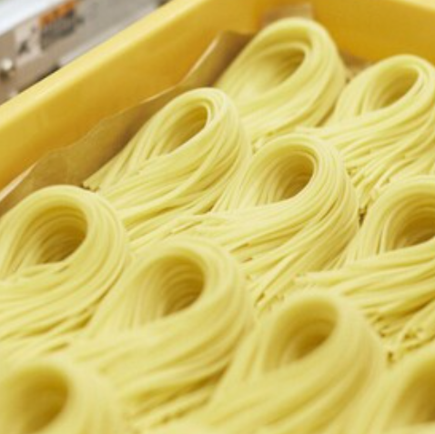 熟練職人が毎日丁寧に製麺する鮮度抜群の自家製生パスタ