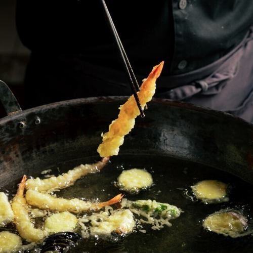LIVE KITCHENで調理する熱々の天ぷら