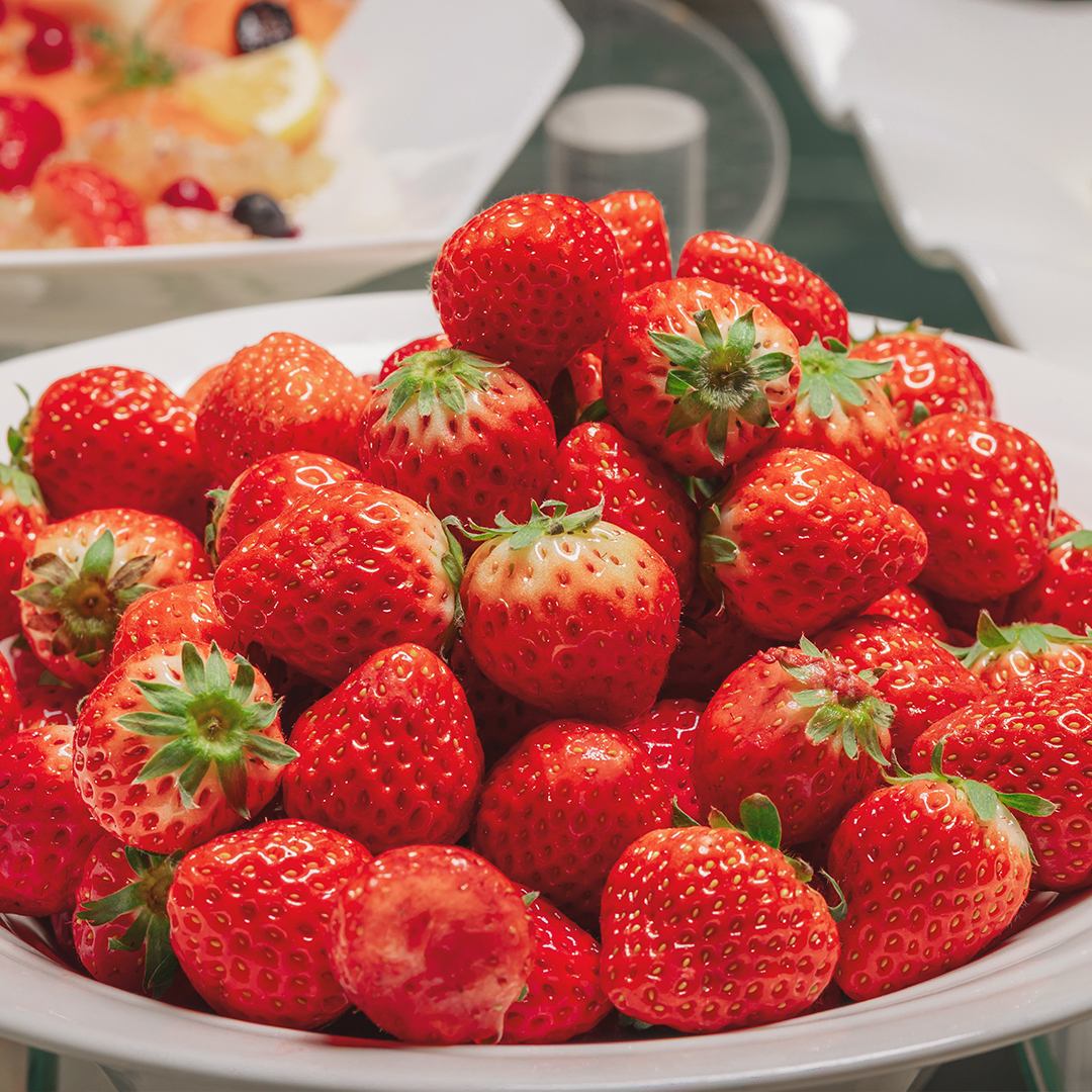 旬のイチゴを主役にした料理が並ぶ贅沢ビュッフェをご堪能下さい