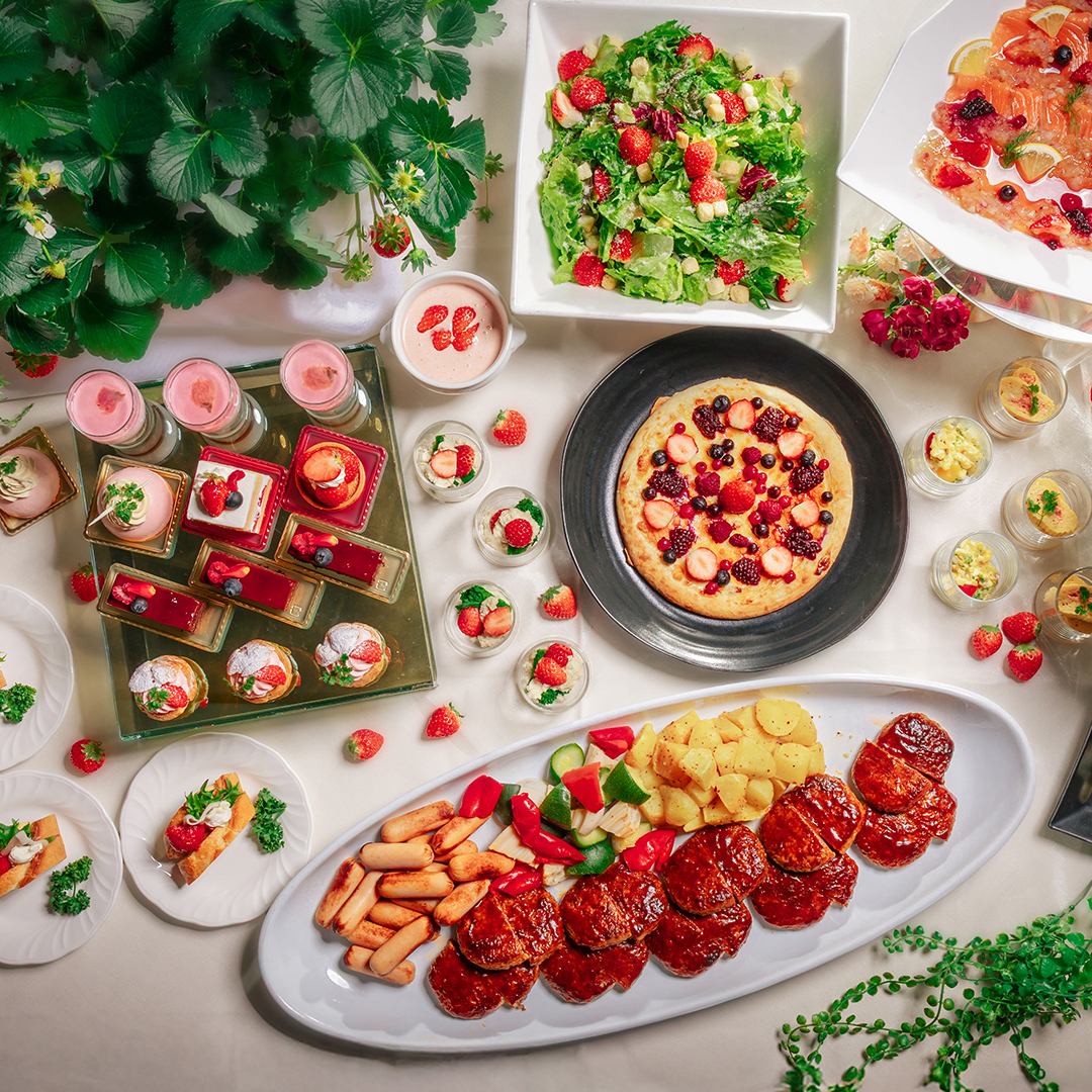 旬のイチゴを使用したスイーツを思う存分お愉しみ下さい♪