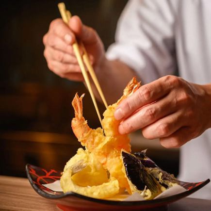 【含2.5小时畅饮】“凪”九道菜套餐，包含三件时令夏季蔬菜拼盘、新鲜鱼刺身和天妇罗，售价5000日元