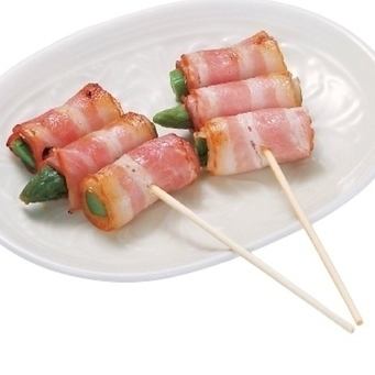 Asparagus wrapped in bacon