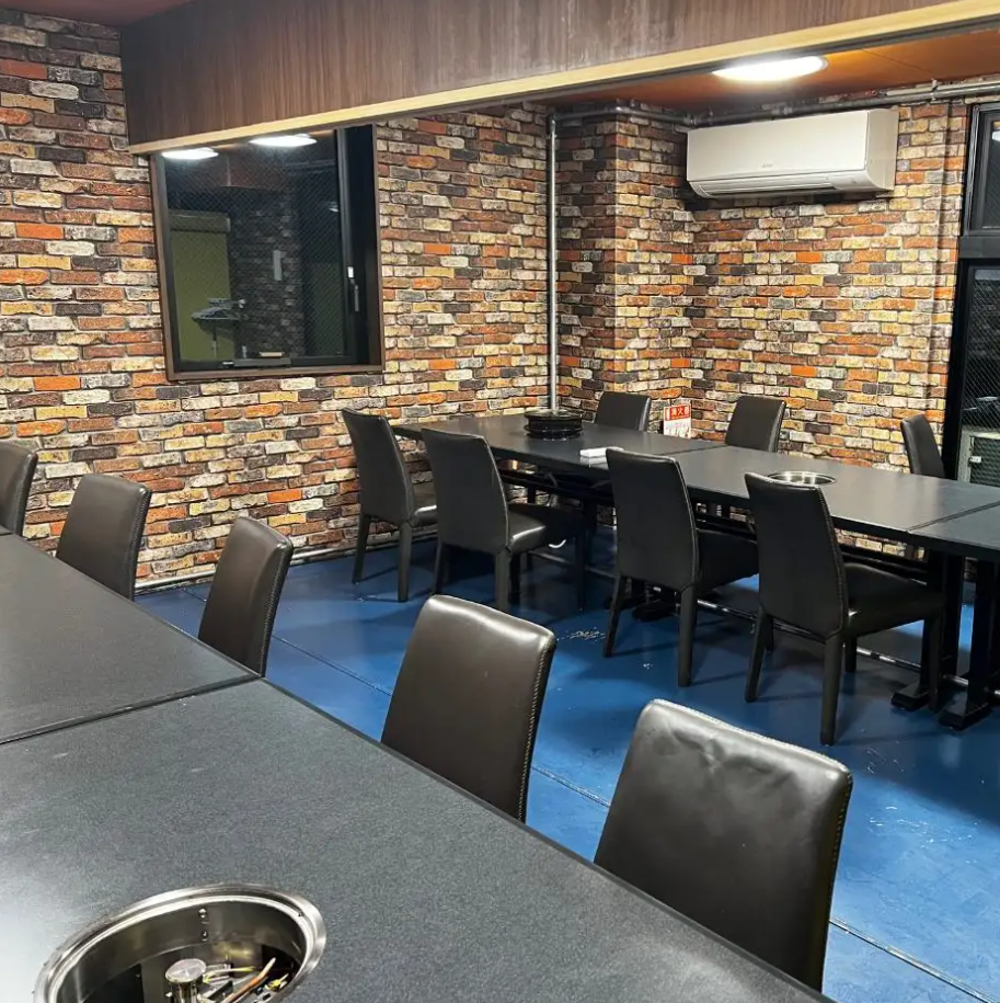 着席時、最大180名様まで可能です。