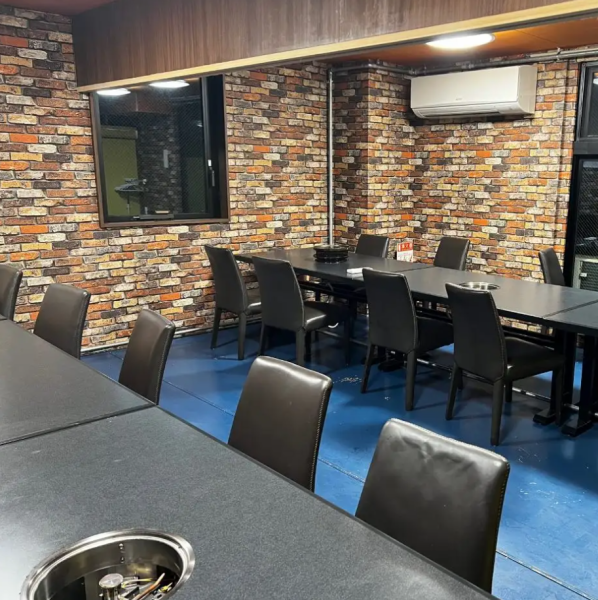 15名様以上の飲み放題宴会をご予約の場合は、バス送迎のご相談も可能です。会社宴会や地域の集まりなど、大人数でのご利用にも安心。また、第1・第2駐車場が満車の場合は、近隣コインパーキングをご利用ください。当日の最大料金を店舗が負担いたします。 車での来店も気兼ねなくご利用いただけます。