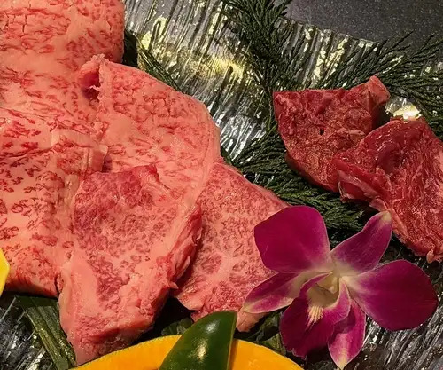 We accept reservations for year-end parties.