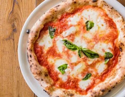 【土日祝コース】女子会プラン◆前菜からピッツァ食べ放題、デザートまで堪能！3,500円(税込)