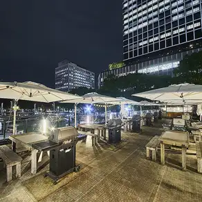 景色の良いテラス席はデートのご利用にもおすすめ♪