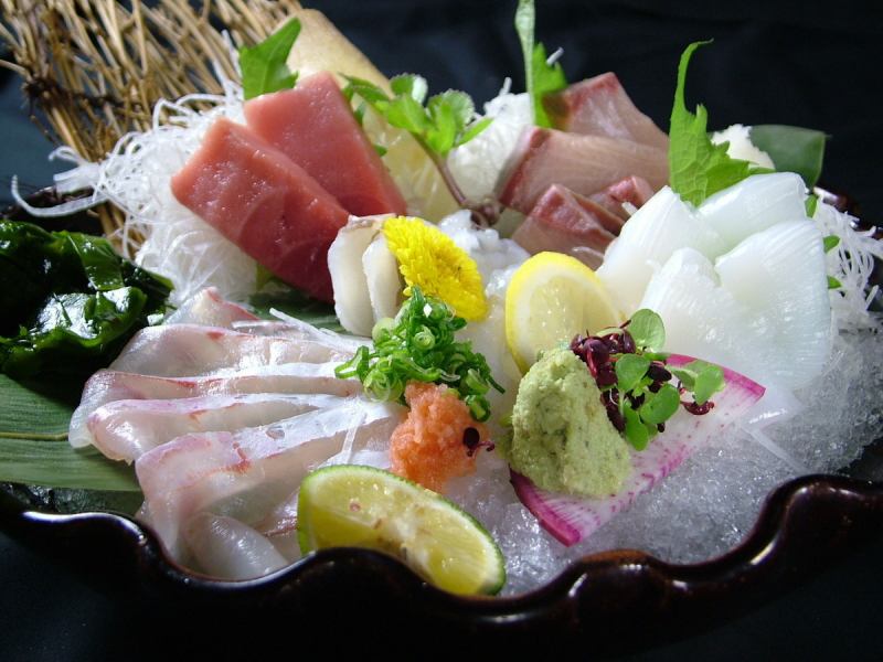 Assorted sashimi platter *The photo shows 2 servings
