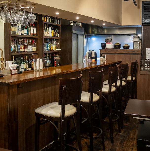 お一人様でお食事やデートにも最適の空間☆当店はゆったりとおくつろぎいただけるカウンター席もご用意しています◎仕事帰りにゆっくりとお食事するも良し！職場の同僚やご家族との語らいの場にご利用いただくも良し！美味しいお料理やお酒をご用意して皆様のご来店をお待ちしております☆新宿　中華