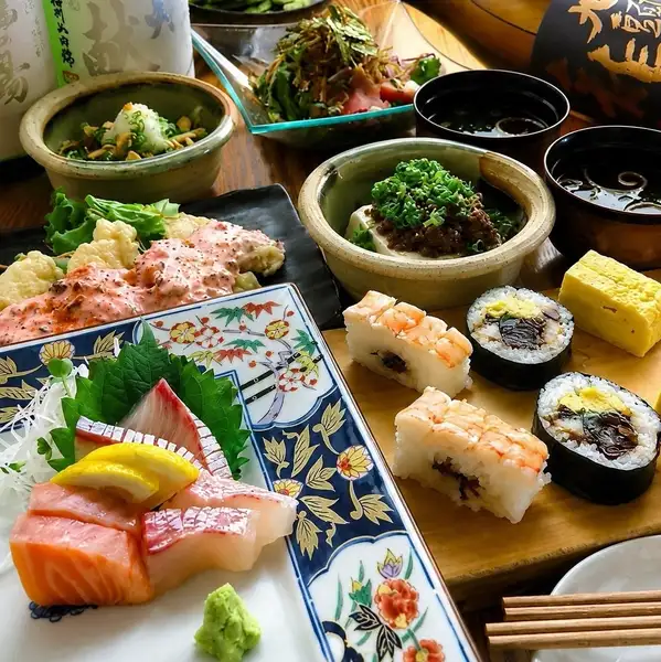 【120分飲み放題付】お造り、和牛肉味噌豆腐、若鶏もも肉の天ぷらなど全8品5500円(税込)