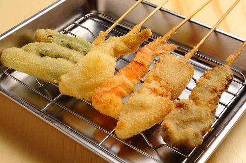 Very popular! More than 30 kinds of original kushikatsu!