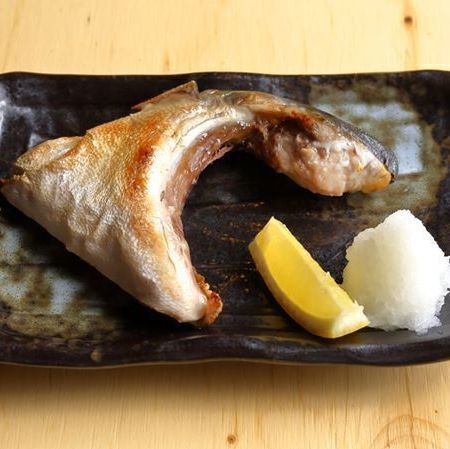 Grilled yellowtail collar