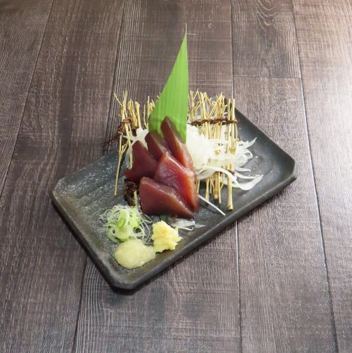 Spring bonito sashimi from Shizuoka Prefecture