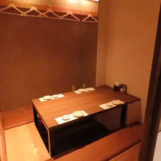 ホッと和める落ち着いた雰囲気が自慢の当店は、ゆったり過ごせる座席がおすすすめです♪気の合う仲間との飲み会や、大人数でのご宴会に最適！お子様連れのお食事会やカジュアルな接待まで、幅広いシーンでご利用ください。