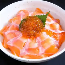 【超新鮮！ 】鮭魚配鮭魚籽飯