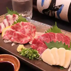 【特色菜！ 】精選馬肉刺身拼盤（1-2人份）