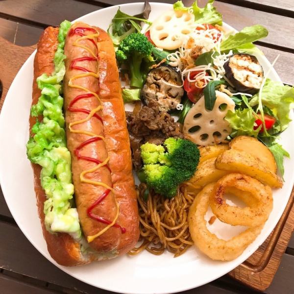 `` Texas BIG hot dog plate (ketchup & mustard) '' 900 yen (tax included)
