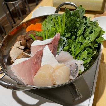[120 minutes all-you-can-drink included☆] Seafood Sukiyaki Course <8 dishes total> 5,000 yen per person (tax included)