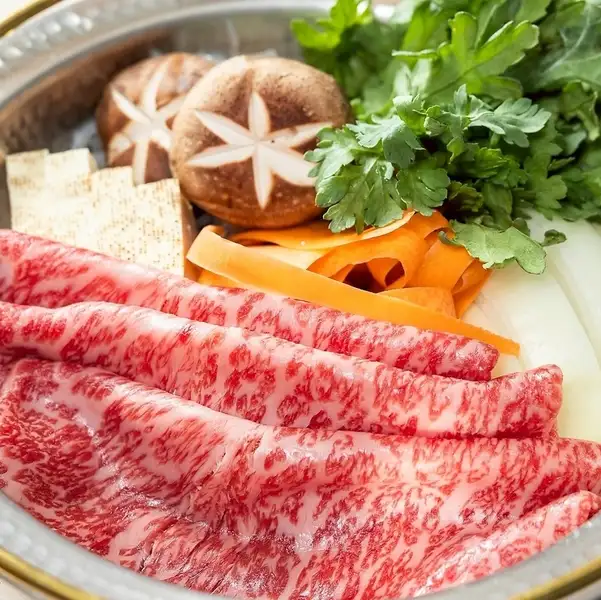 【人気No.1】但馬牛の旨みを堪能！手軽に楽しめる和牛ソトヒラのすき焼きコース