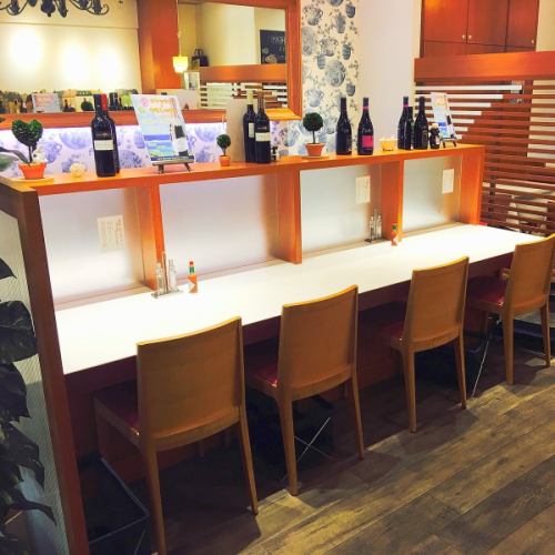 ランチやディナーなどのご利用はもちろん、カフェ利用としても◎落ち着いた雰囲気の店内で、ごゆっくりとお寛ぎ下さい♪