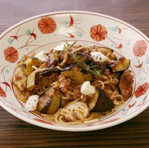 秋茄子とモッツァレラチーズのミートソース