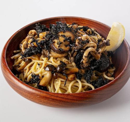 うにといろいろきのこ焦がし醤油風味