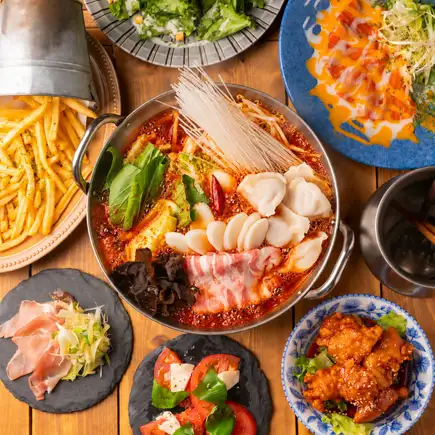 【忘年会や下見に◎】麻辣湯やチーズフォンデュが楽しめる満足プラン♪全9品+3H飲放題付5000円◎