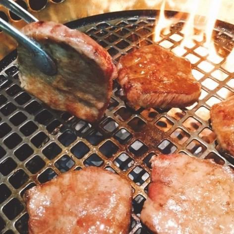 Direct connection to the station ♪ Yakiniku de lunch!