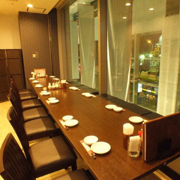 The interior is decorated with a feeling of openness based on white ★ We will prepare seats according to the number of people.