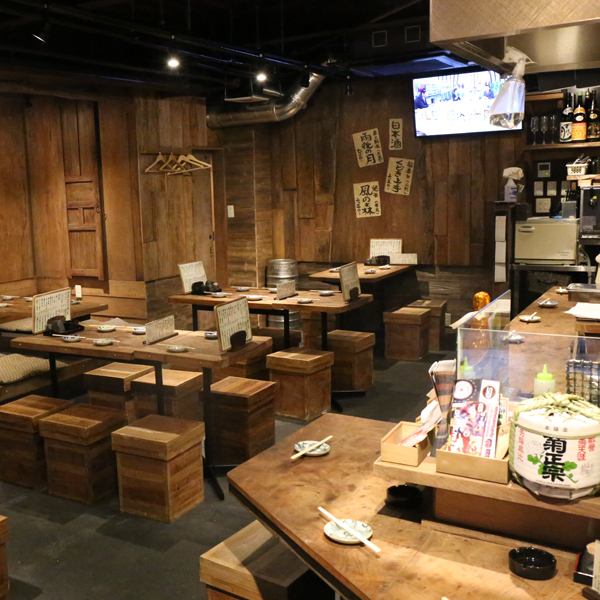 【活気溢れる居酒屋で特別な時間】活気溢れる店内で仲間と楽しいひとときを過ごせます！賑やかな雰囲気の中で特別な時間を楽しんでください♪大人数での利用にも最適です☆