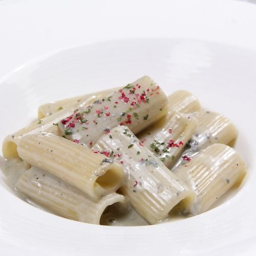 ゴルゴンゾーラのリガトーニ