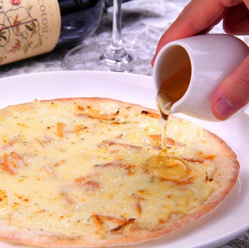 ピッツァ クアトロフォルマッジ