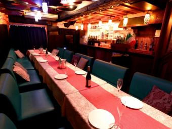 最大28名様まで貸切利用も承っております。会社宴会や歓送迎会、ご親族の集まり、同窓会などにもご利用いただけます。旬の食材を味わいながら、懐かしい思い出を語りあうのも◎