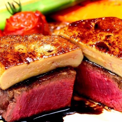 【ロッシーニ】牛フィレ肉・フォアグラ・黒トリュフソースで。単品でもコースでもお楽しみいただけます。