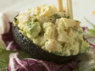 海老とアボカドのタルタルサラダ