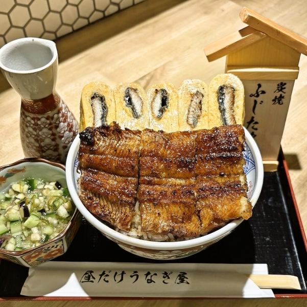 Popular menu item! Luxurious eel and umaki rice bowl "Fujitama-don"