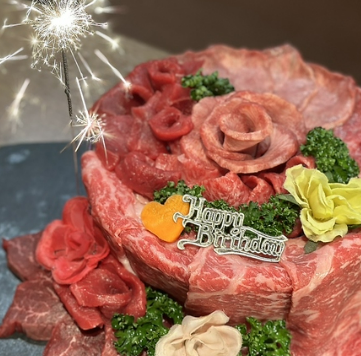 最适合纪念日！ 【肉蛋糕】含税7,700日元～