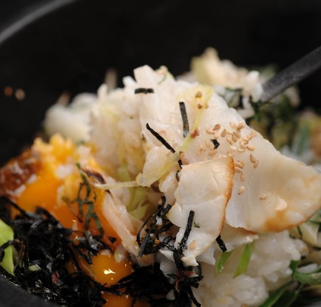 [Signboard dish ☆] Full of ingredients ♪ Savory savory! Stone-grilled rice