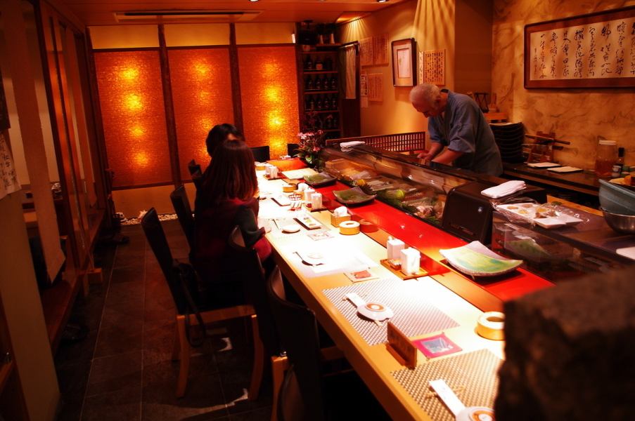 【記念日やお祝いの日に当店を】ご家族やご友人との誕生日、記念日、お祝いごとなどにも多くご利用を頂いております。思い出に残る時間をお過ごしください。大切な日に創業30年を迎える老舗寿司店の味を愉しんで頂きたいです。