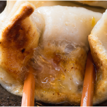 餃子はもちろん油淋鶏などもございます♪お一人大歓迎♪