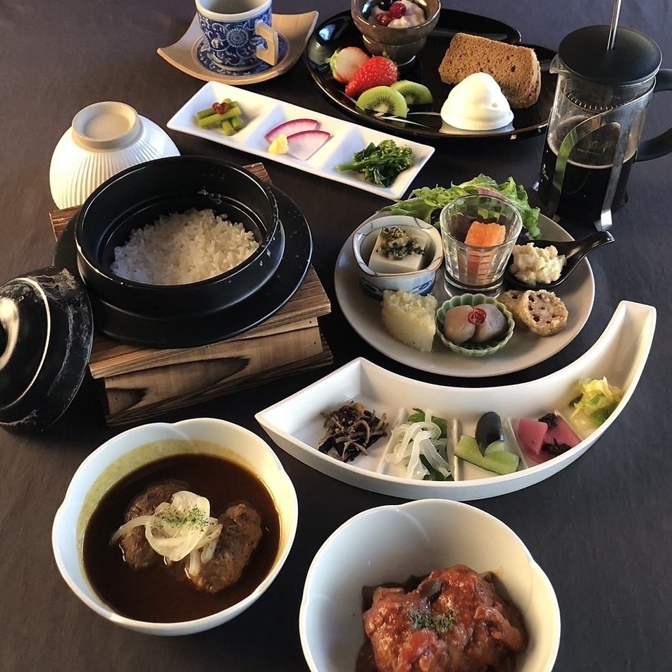 お席の入替なしで3時間ゆっくりしていただけるメニューです。