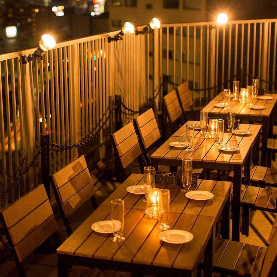 Right in the middle of Shinjuku! Beer garden open♪ All-you-can-eat night view and BBQ☆