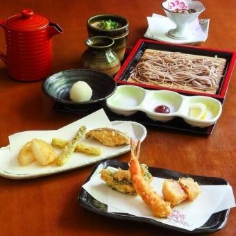 <僅限午餐> 天婦羅蕎麥麵套餐（蝦、兩種海鮮、三種時令蔬菜）→1800日元