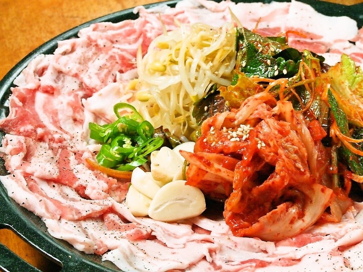 飲み放題のみもご用意！お料理はお好きな韓国料理を注文ＯＫ!!